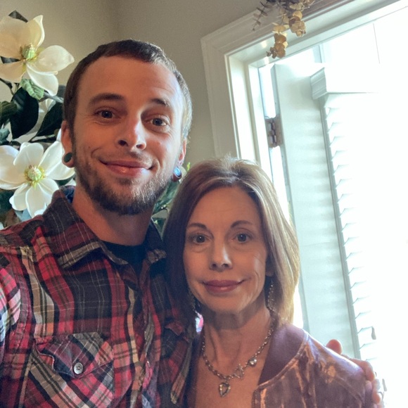 Meet your Posher, Kimberly - Picture 1 of 1